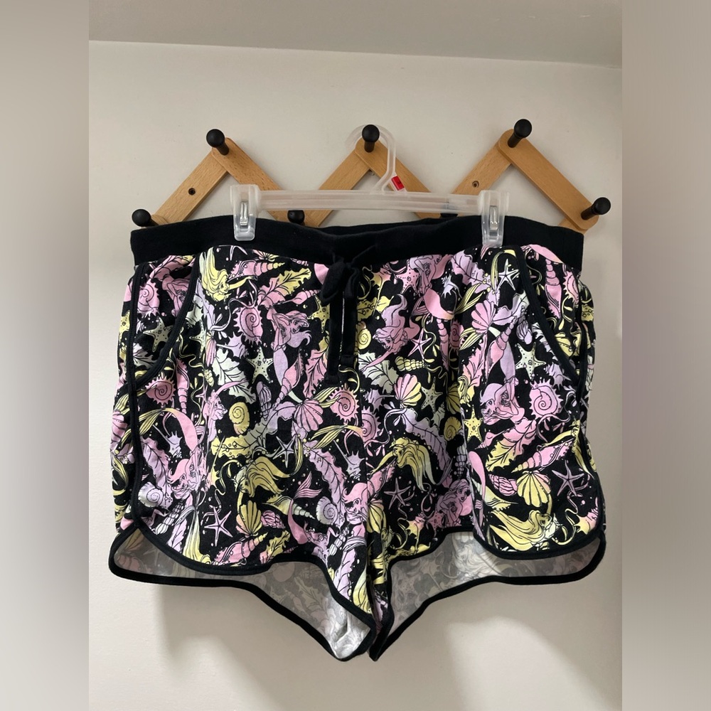 torrid Black Shorts with Pink and Yellow Seashell Print